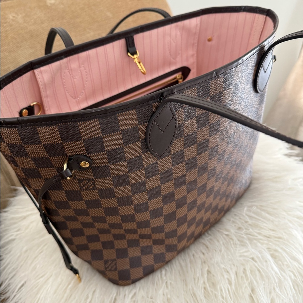 Louis Vuitton Brown Checkered Tote with Soft Pink Lining - Picture 5 of 6